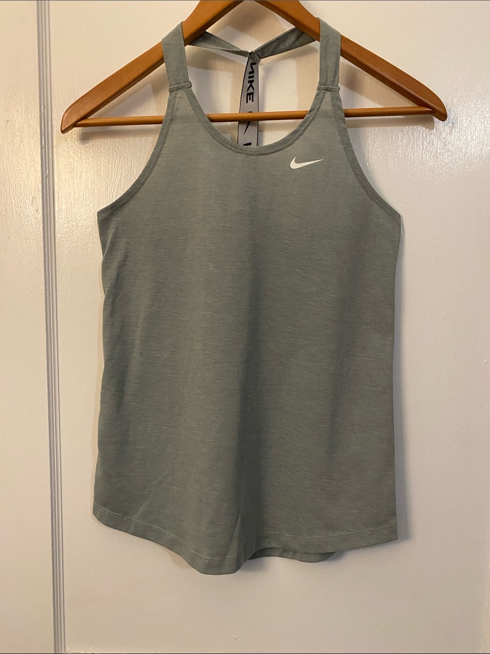 Nike Dri-Fit Women’s Light Sage Green Athletic Tank Top XS
